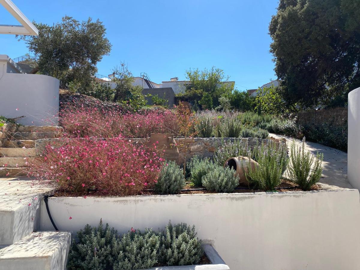 Fourfouras Cottage Bagian luar foto